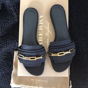 Burberry chain satin coleford flat sandal